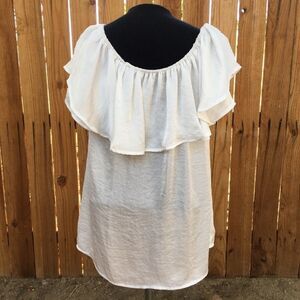Spense Flowing ruffled white blouse Small